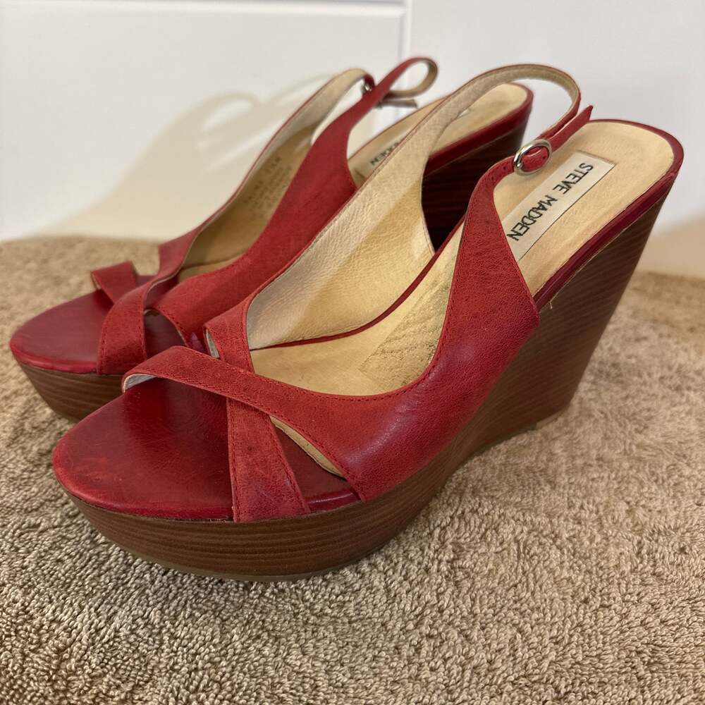 Vintage Y2K Red and Brown Steve Madden Platform Sling Back Heels